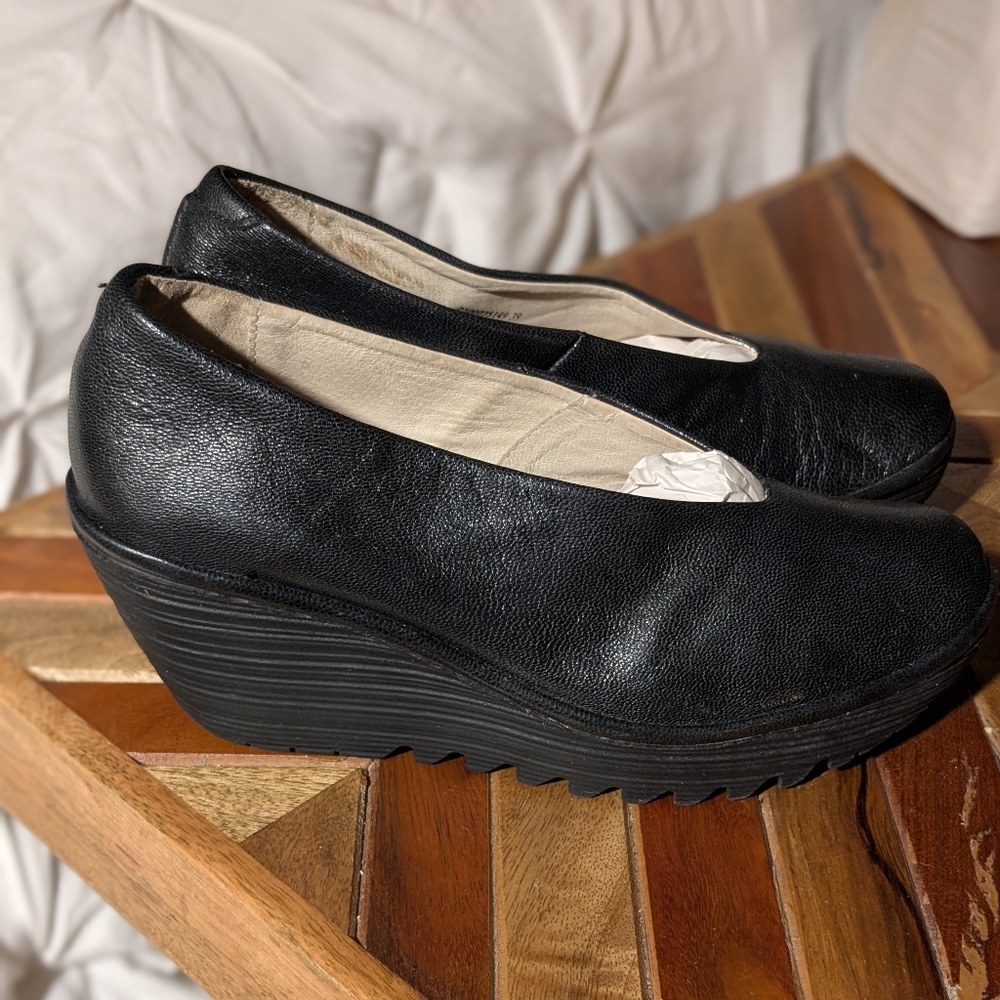 Fly London Yoza Wedge